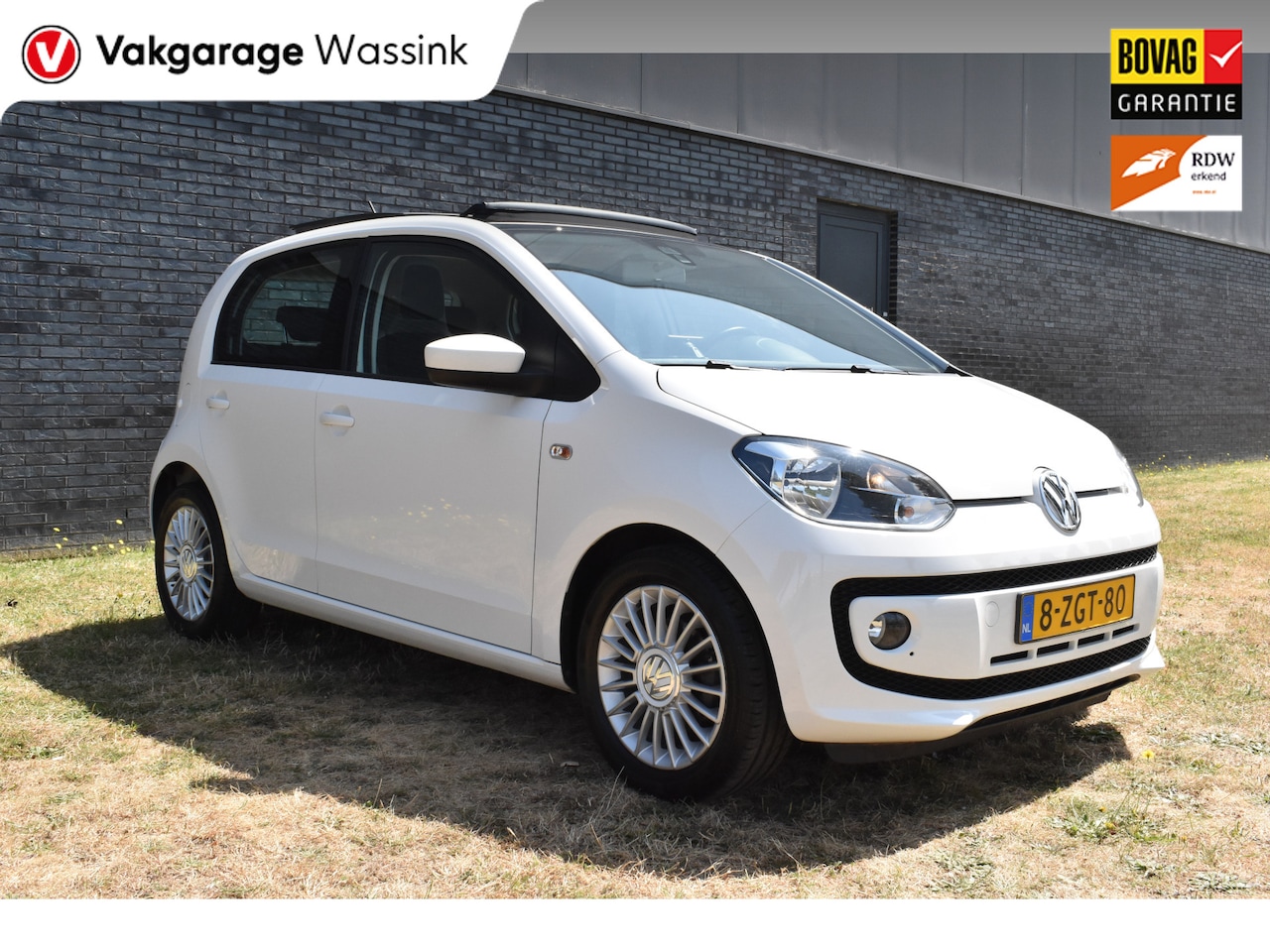 Volkswagen Up! - 1.0 high up! BlueMotion Panodak Navigatie Pdc Lage km-stand - AutoWereld.nl