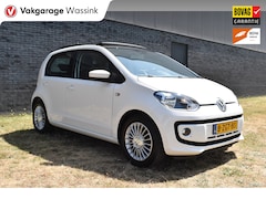 Volkswagen Up! - 1.0 high up BlueMotion Panodak Navigatie Pdc Lage km-stand