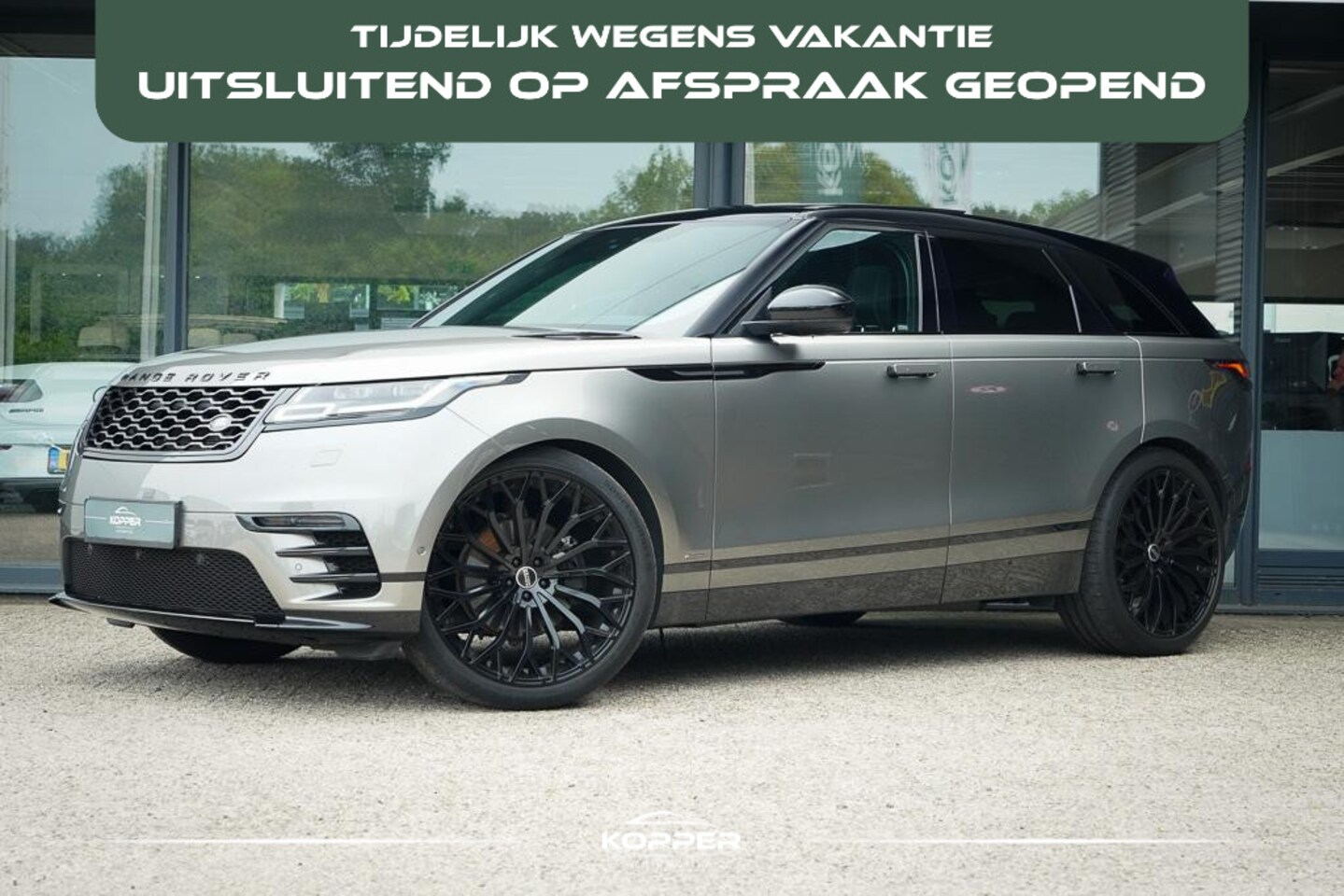 Land Rover Range Rover Velar - 3.0 V6 AWD First Edition / Pano / Luchtvering / Meridian Surround / 23'' - AutoWereld.nl