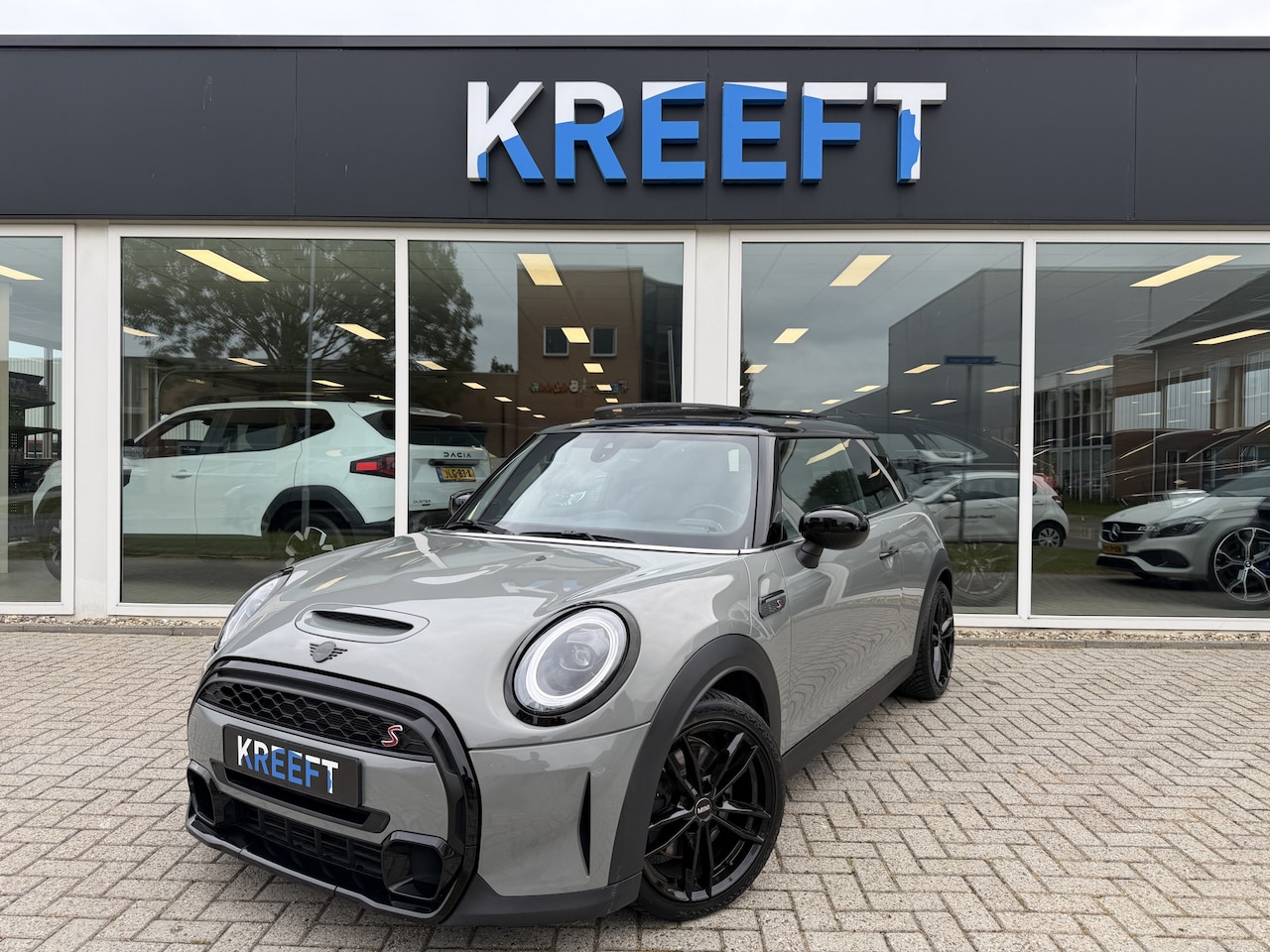 MINI 3-Deurs - 2.0 Cooper S Pepper Panorama | Zwart optiek - AutoWereld.nl