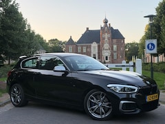 BMW 1-serie - M140i High Exec/Pano/Stuurverw/Carplay/Harman kardon/M-permormance demper