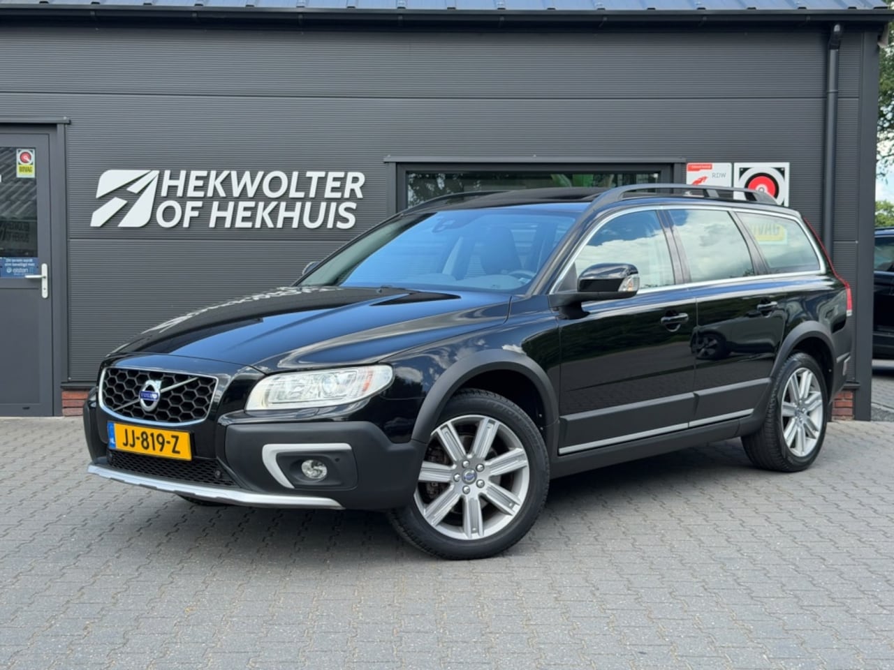 Volvo XC70 - 2.0 T5 FWD Polar+ | Leder | Trekhaak | NAP | Cruise - AutoWereld.nl