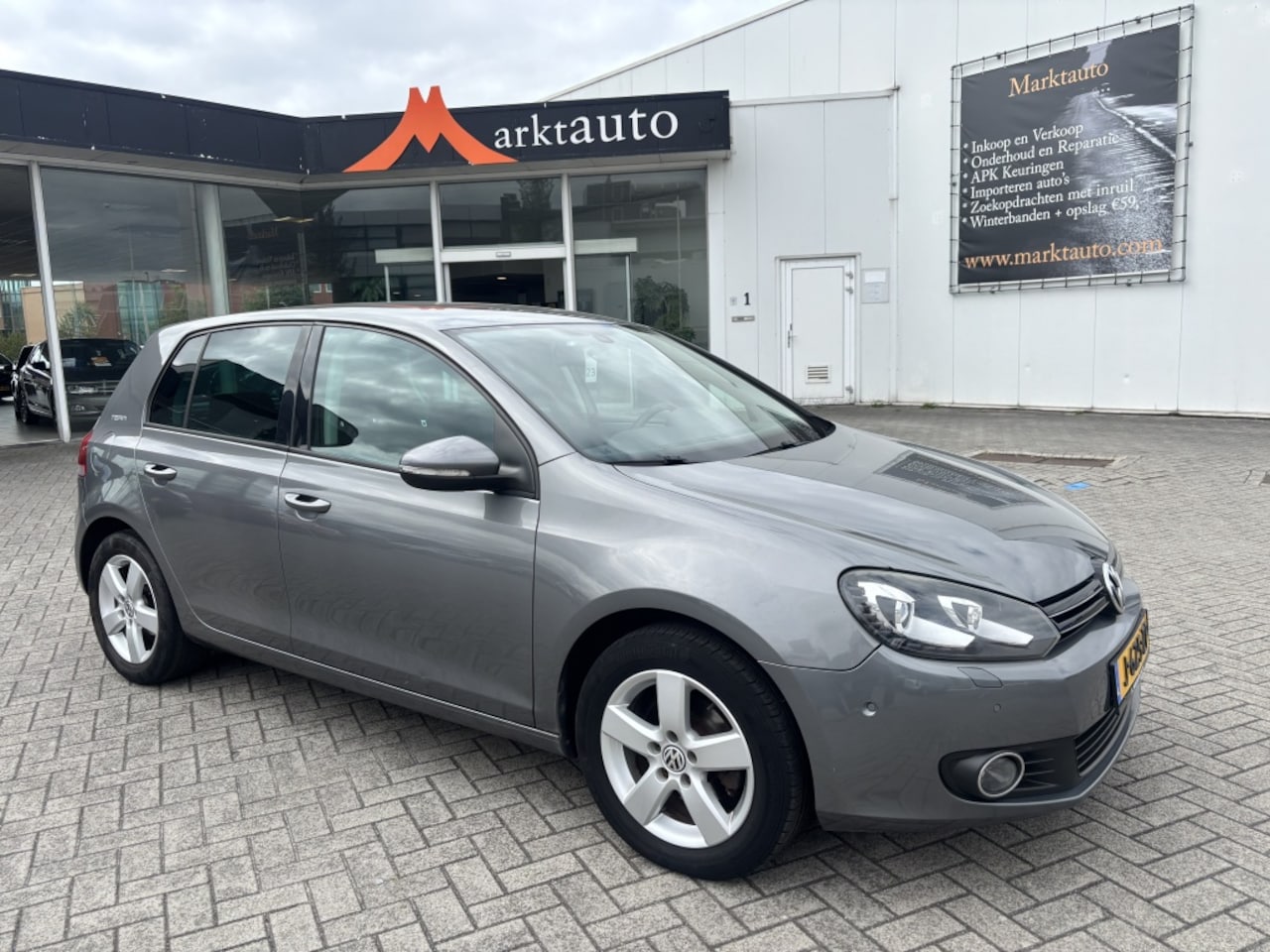 Volkswagen Golf - 1.2 TSI Highline Led Cruise Climate Bluetooth - AutoWereld.nl