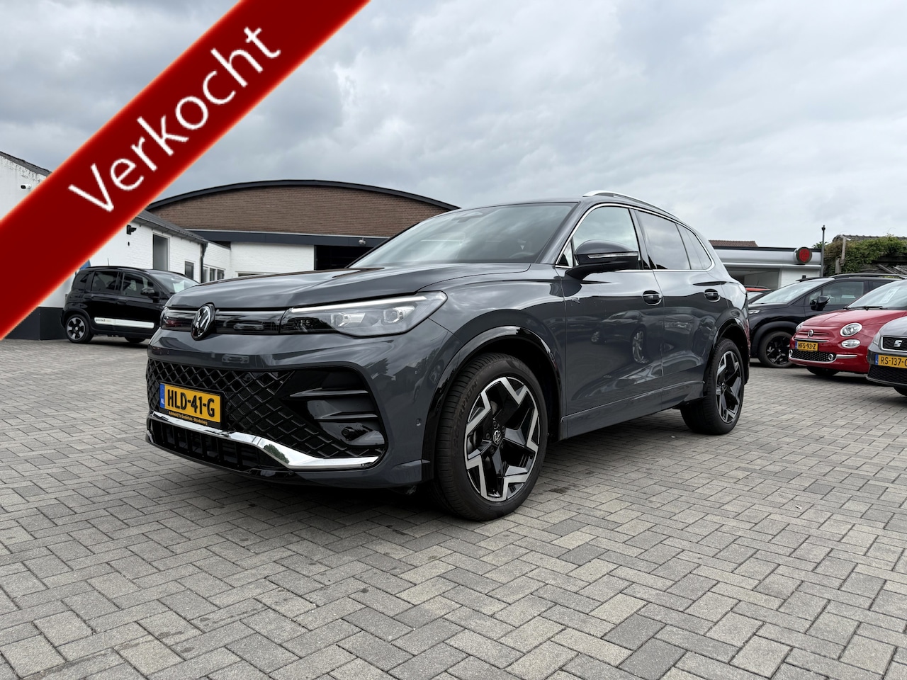 Volkswagen Tiguan - R-Line 1.5 eTSI 150PK DSG | Trekhaak | - AutoWereld.nl