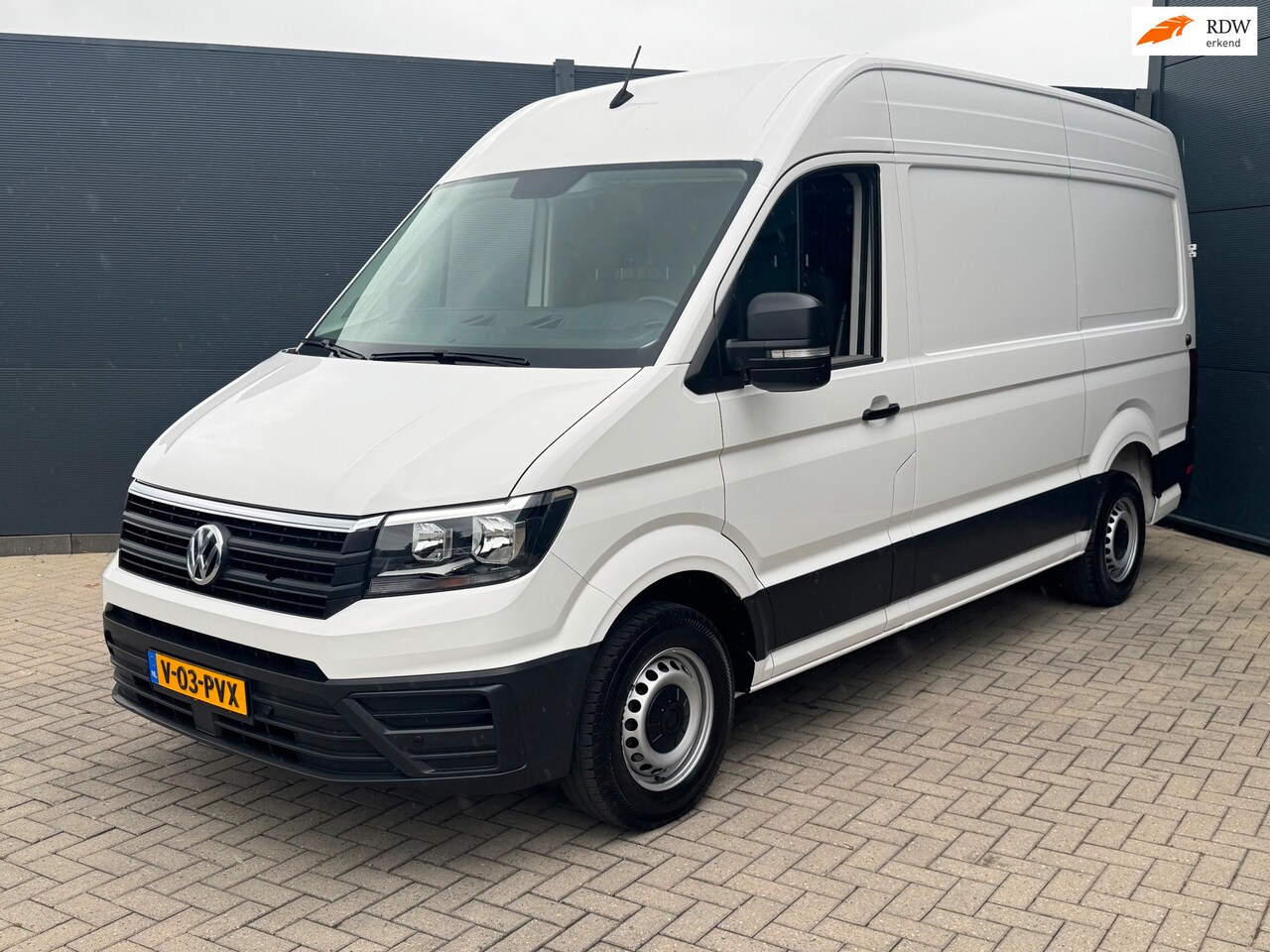 Volkswagen Crafter - 35 2.0 TDI L3H3 Highline / 3 Zits - AutoWereld.nl