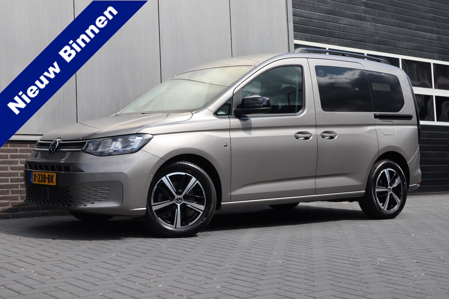 Volkswagen Caddy - Combi 1.5 TSI 115 pk 5p Automaat /Marge-Auto/ Climate/ Adap.Cruise/ Camera/ Apple-Carplay/ - AutoWereld.nl