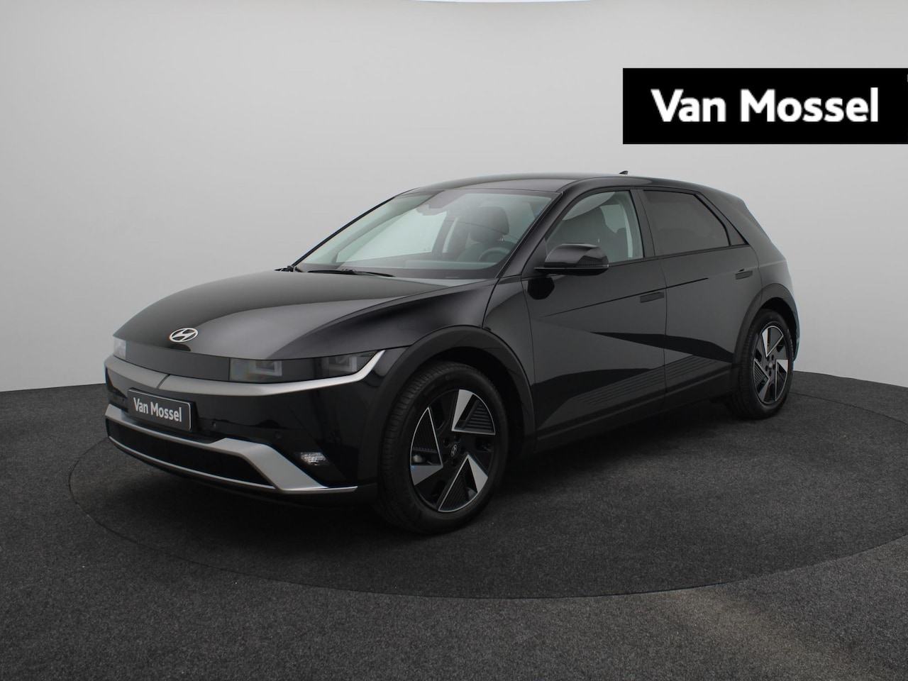Hyundai IONIQ 5 - Long Range Pure Edition 84 kWh | Navigatie | Stoel/Stuurverwarming | Bose Audio | Achterui - AutoWereld.nl
