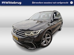 Volkswagen Tiguan - 1.5 TSI R-Line / AUTOMAAT/ PANO/ ACC/ PARK.SENSOREN V+A/ CAMERA/ CRUISE/ DIGITAL DASH/ NAV