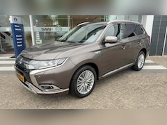 Mitsubishi Outlander - 2.4 PHEV Intense+ Stoelverwarming Cruise Control