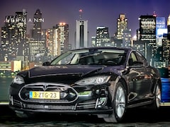 Tesla Model S - motors 85 (free supercharge)