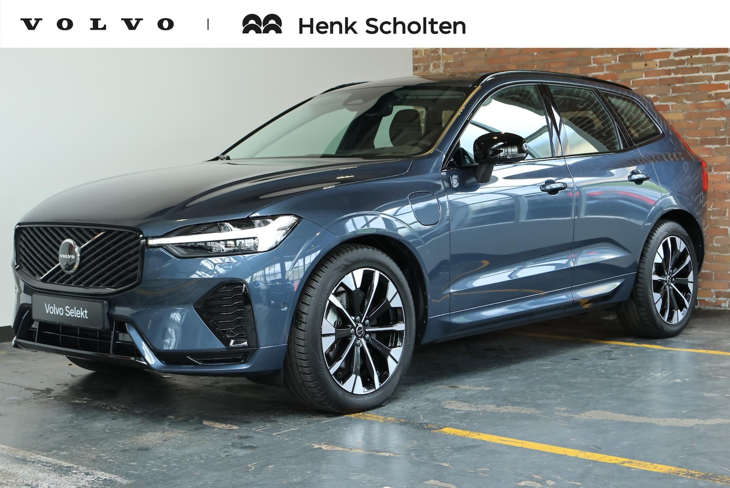 Volvo XC60 - T6 Plug-in hybrid AWD Ultra Dark | Luchtvering | Head-Up Display | Semi-Electrische Wegkla - AutoWereld.nl
