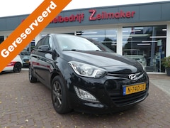 Hyundai i20 - 1.2i Business Edition Airco, Cruise, Lm Velgen, Pdc achter
