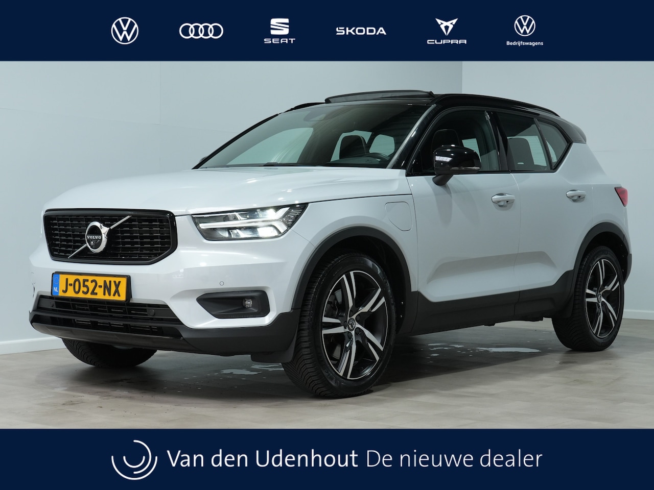 Volvo XC40 - 1.5 T5 Recharge R-Design Trekhaak wegklapbaar Panoramadak 232 - AutoWereld.nl