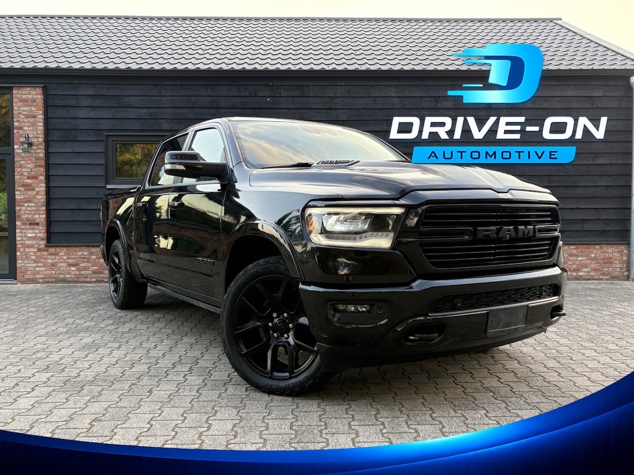Dodge Ram 1500 - 5.7 V8 4x4 - Laramie - BTW / BPM VRIJ - Bomvol - AutoWereld.nl