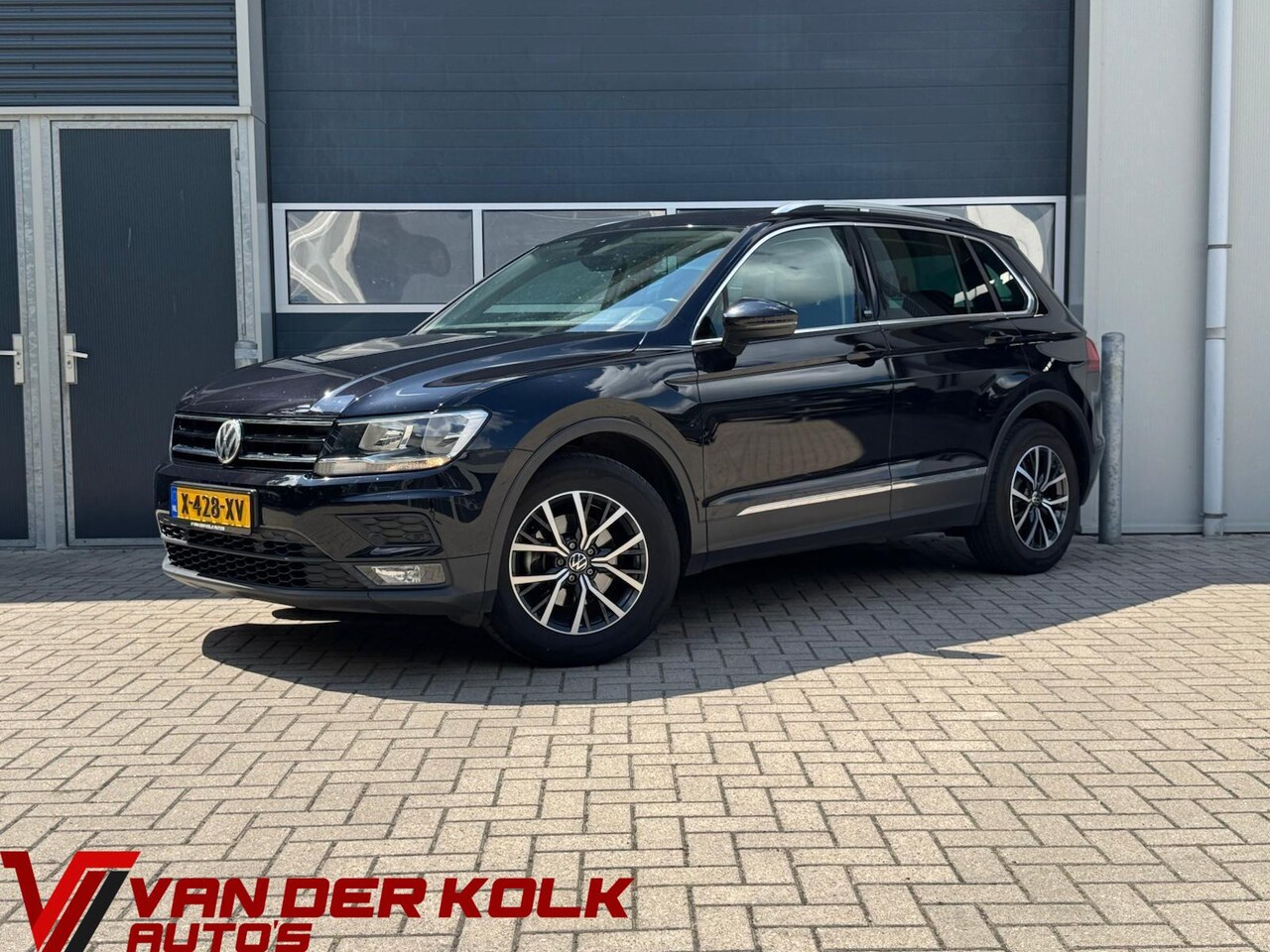 Volkswagen Tiguan - 1.4 TSI ACT Comfortline Business | LED | Adaptive Cruise | CarPlay | Climate | Navigatie | - AutoWereld.nl