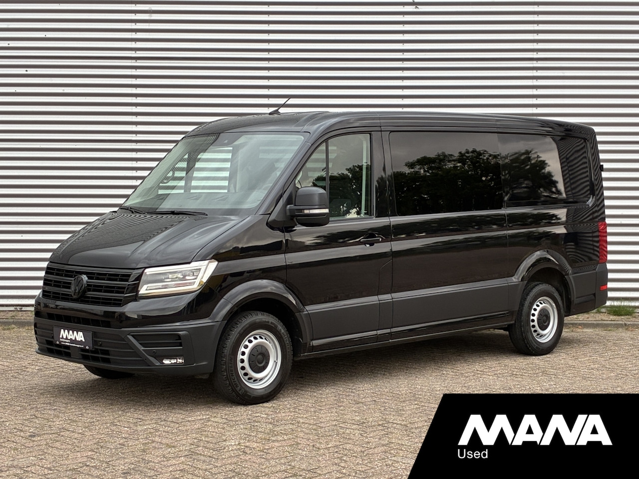 Volkswagen Crafter - 30 2.0 TDI L3H2 DC LED Automaat ACC Cruise Carplay Camera Trekhaak - AutoWereld.nl