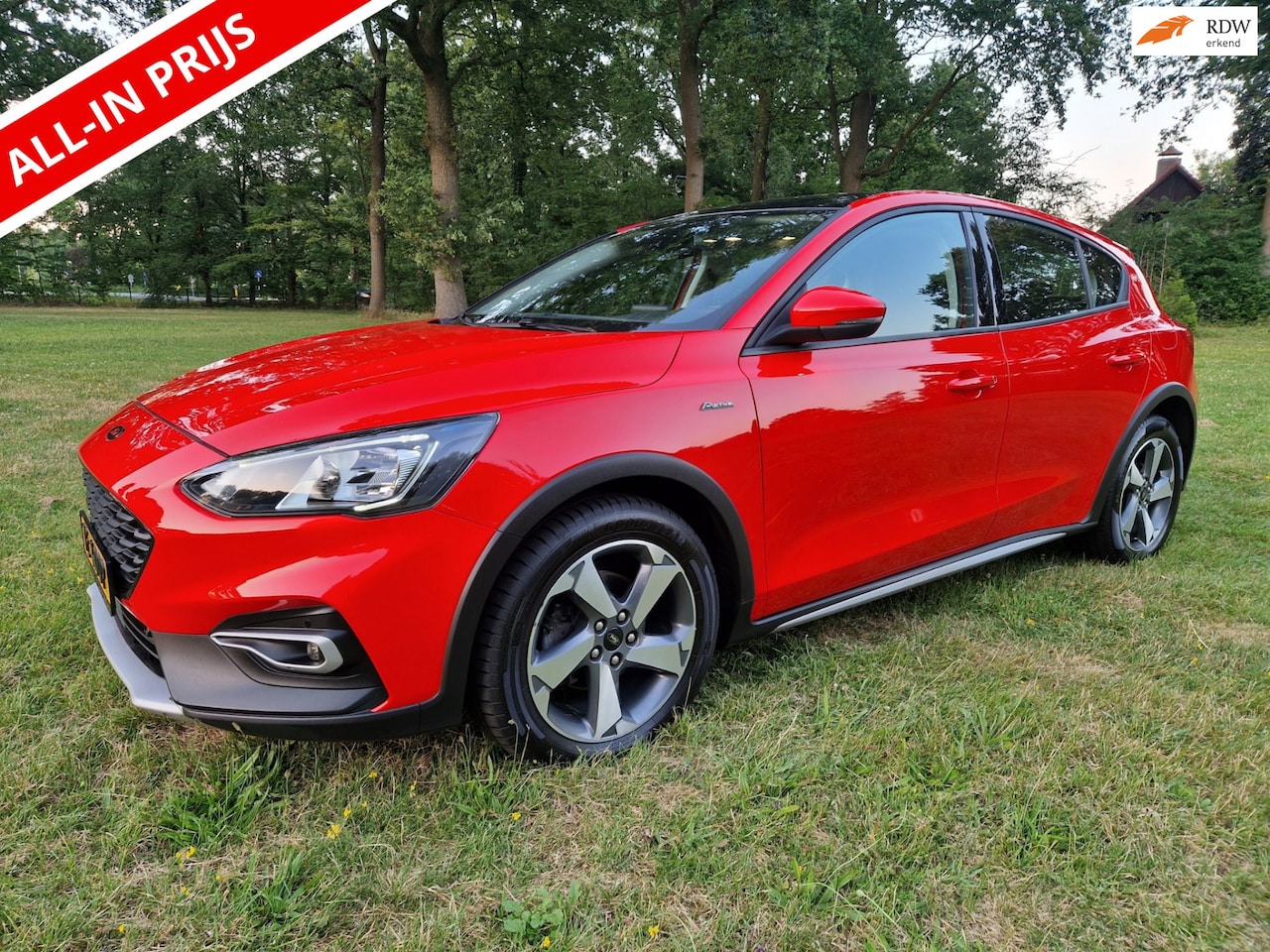 Ford Focus - 1.5 EcoBoost Vignale / AUT / PANO-DAK / CARPLAY / DRAADLOOS TEL. OPLADEN - AutoWereld.nl