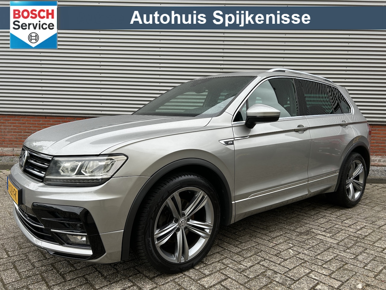 Volkswagen Tiguan - 1.5 TSI Comfortline Business | R-Line | Leder bekleding | Carplay | LED | - AutoWereld.nl