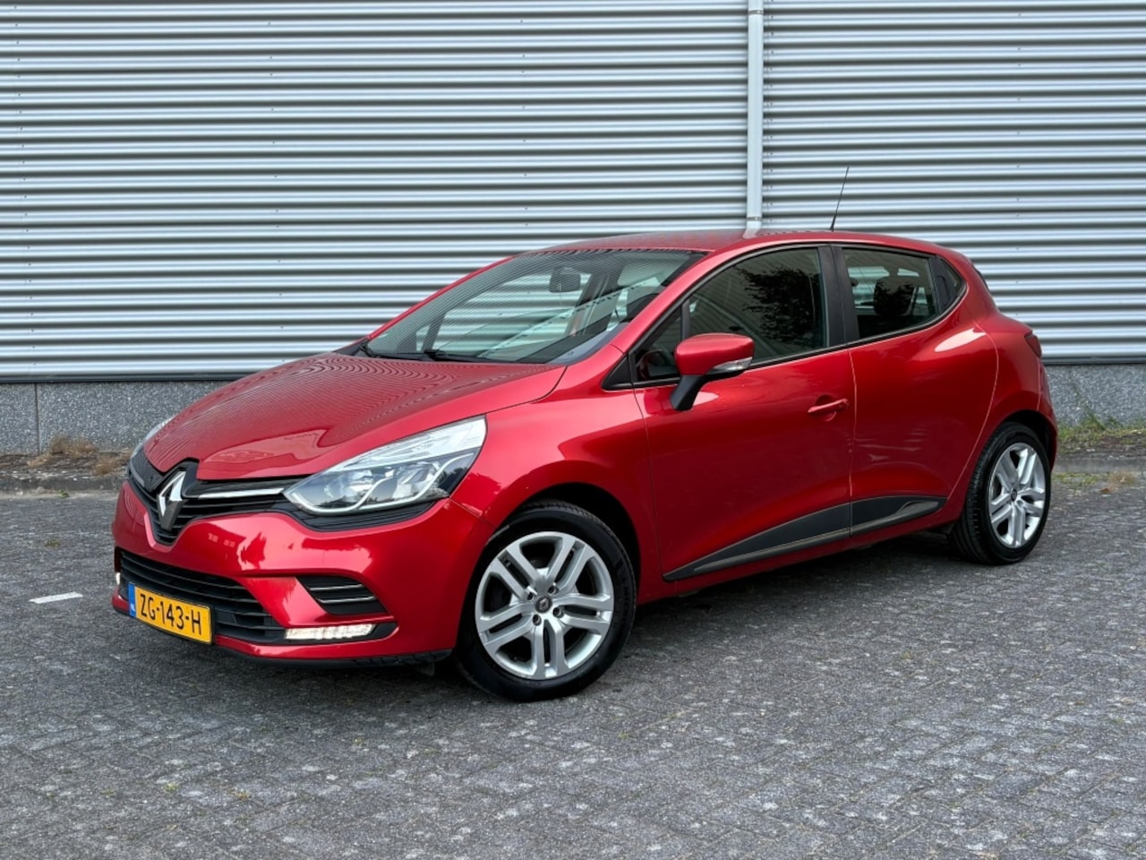 Renault Clio - 0.9 TCe Zen 2e EIG NIEUWE APK NAVI CRUISE - AutoWereld.nl