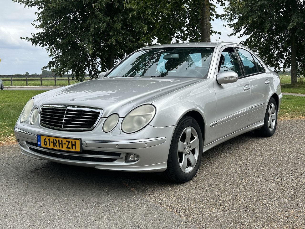 Mercedes-Benz E-klasse - 240 Avantgarde Compleet Dealer onderh * Zeer netjes - AutoWereld.nl