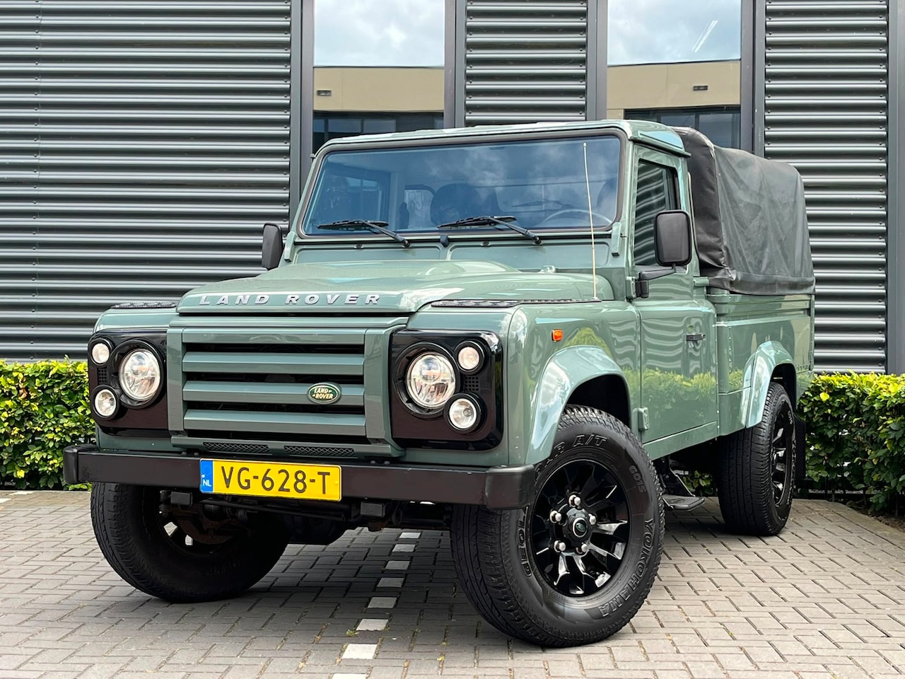 Land Rover Defender 110 - HCPU TD4 X-Tech | Airco | Sawtooth LMV | - AutoWereld.nl