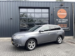 Mitsubishi Outlander - 2.0 Instyle AUT. 7-PEROONS|LEER|TREKHAAK|CAMERA|SCHUIFDAK|STOELVERWARMING|ROCKFORD FOSGATE