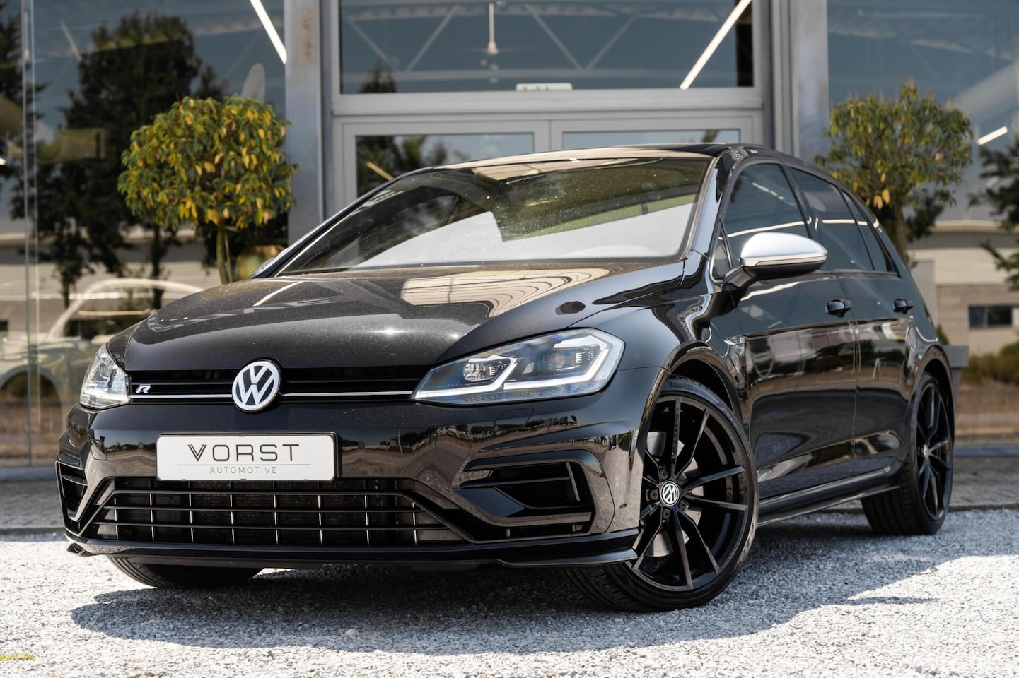 Volkswagen Golf - 2.0 TSI 4Motion R PANO DYNAUDIO Keyless Leer - AutoWereld.nl