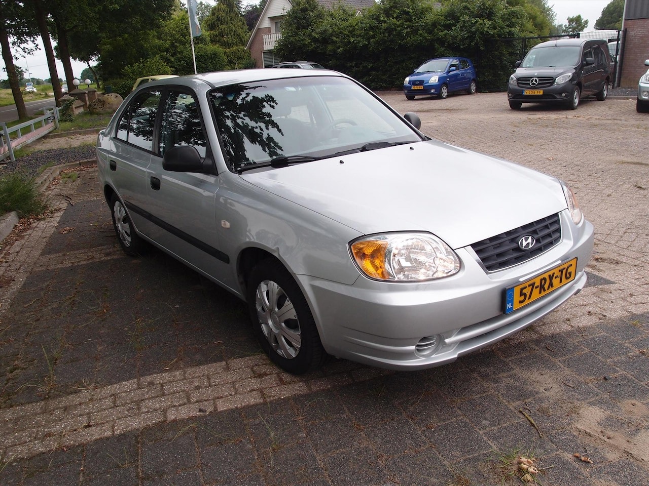 Hyundai Accent - 1.3i Active Young 1.3i Active Young - AutoWereld.nl