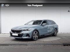 BMW 5-serie Touring - 550e xDrive M-Sport Pro 20 Inch / Glazen dak / Comfort Acces / Stoelverwarming / Driving A