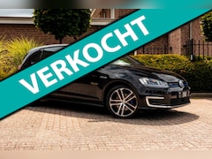 Volkswagen Golf - 1.4 TSI GTE 204 PK ACC Clima Trekhaak Stoelverwarming 18''