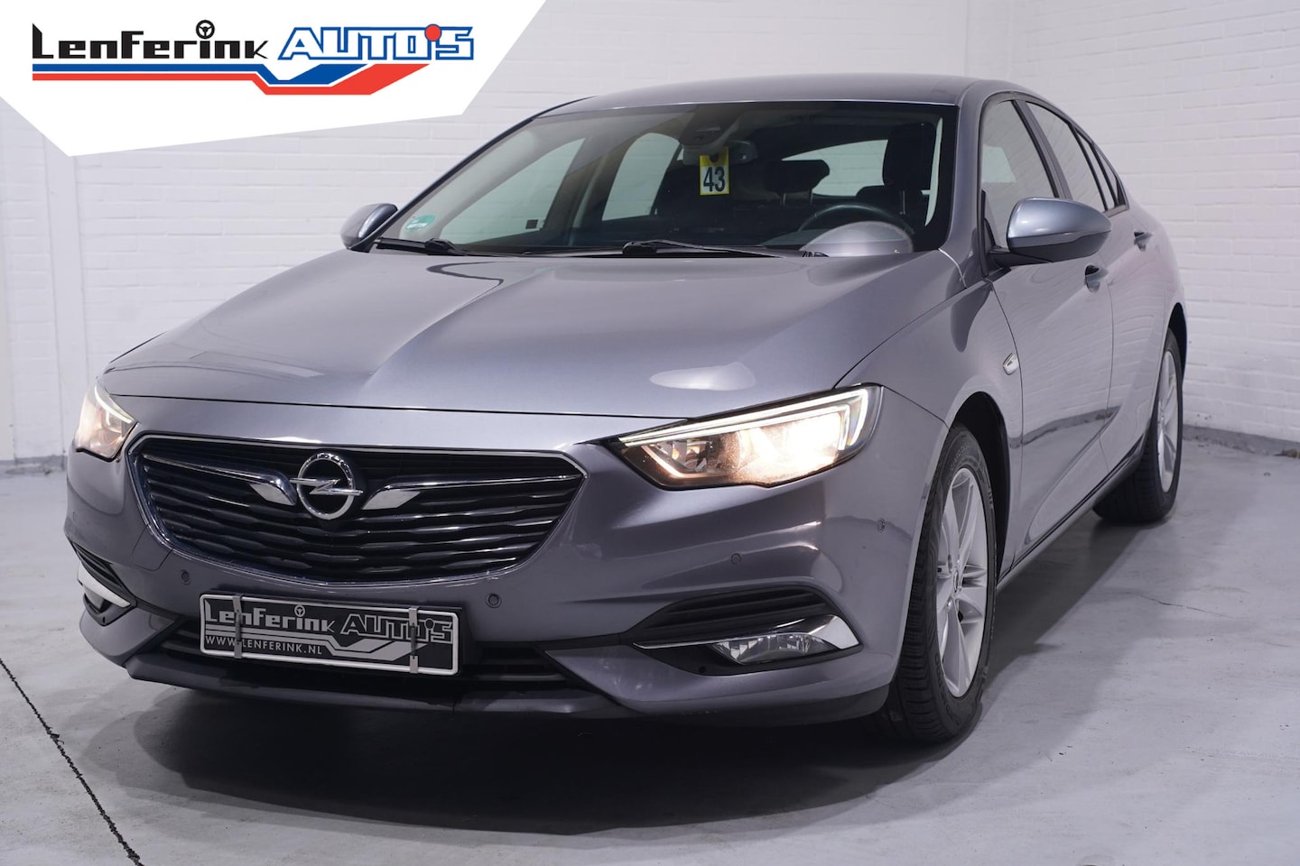 Opel Insignia Grand Sport - 1.6 CDTI Business Executive navigatie led-verlichting cruise-controle stoel/stuur-verwarmi - AutoWereld.nl