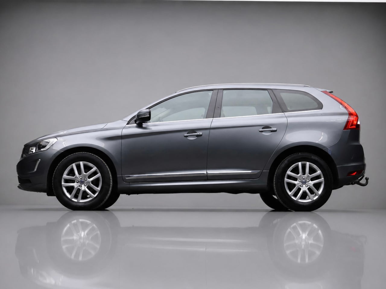Volvo XC60 - 2.0 T5 FWD Polar+ Sport (SCHUIFDAK,NAVI,CAMERA,STOELVERWARMING,ELEKTRISCHE STOELEN,TREKHAA - AutoWereld.nl
