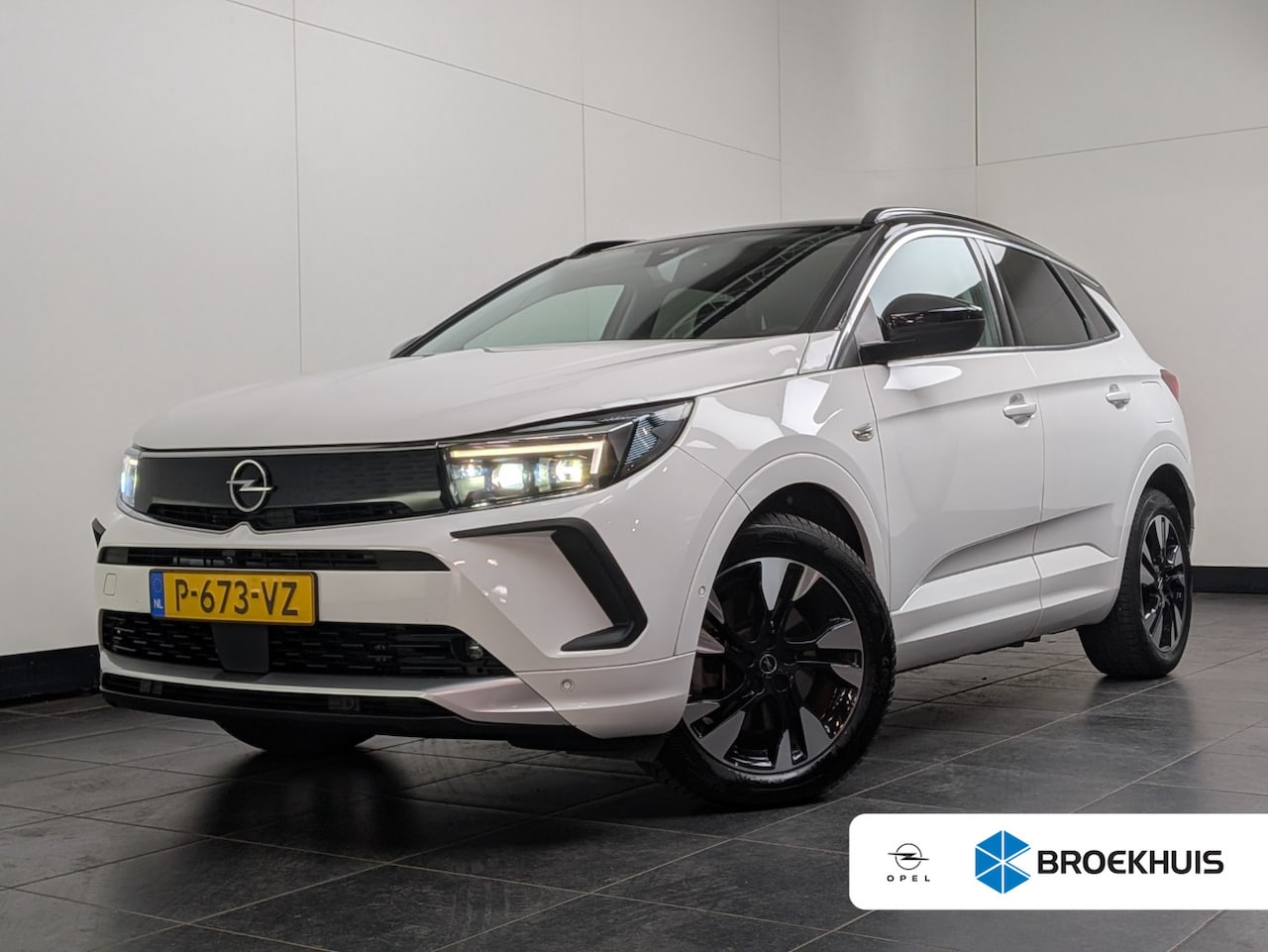 Opel Grandland - 1.6 Turbo Plug-In Hybrid Ultimate | Achteruitrijcamera | Alcantara bekleding | Cruise cont - AutoWereld.nl