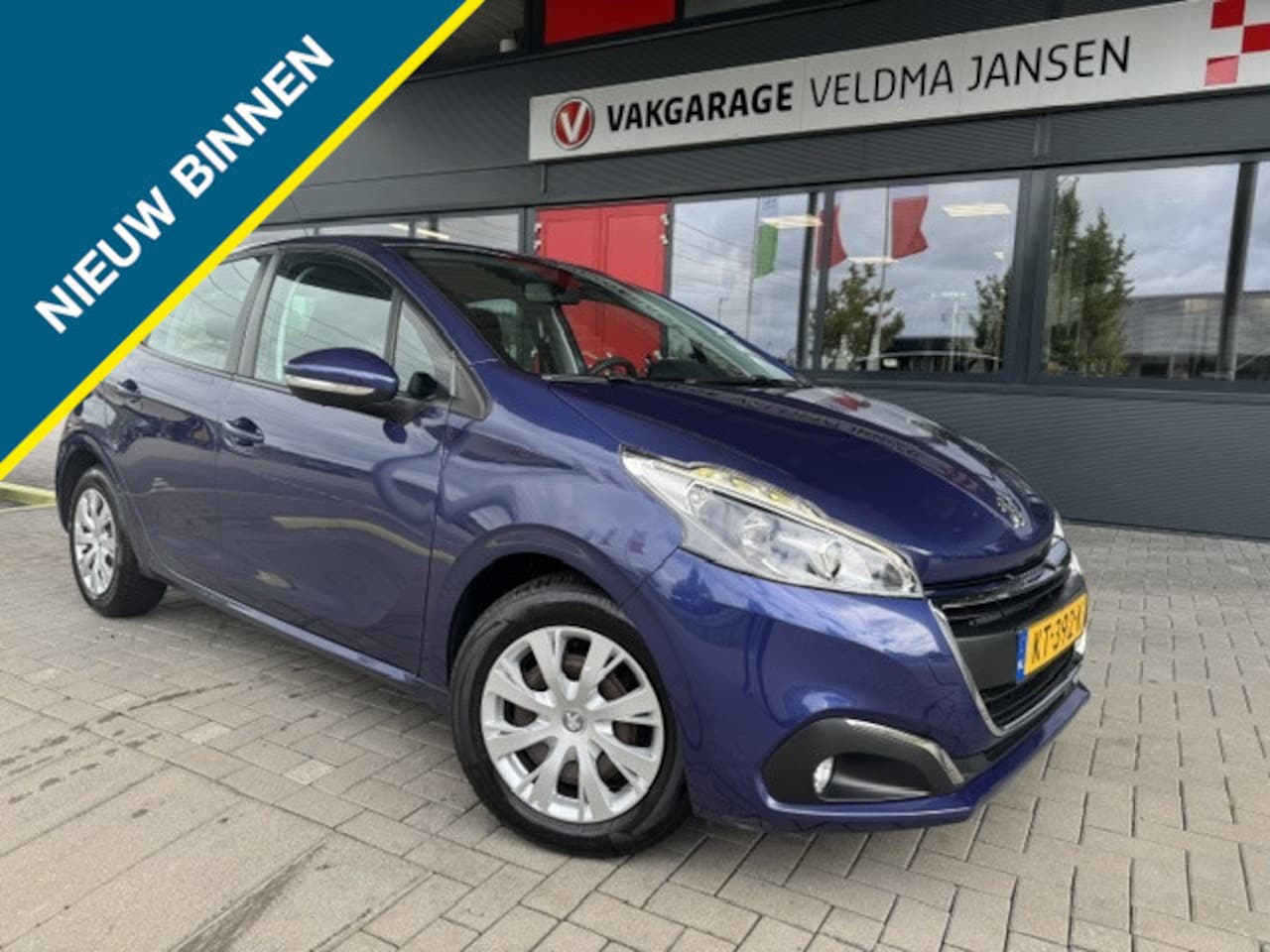 Peugeot 208 - 1.2 PT BLUE LION 5-DRS. + AIRCO/CRUISE/NAVI/PDC - AutoWereld.nl