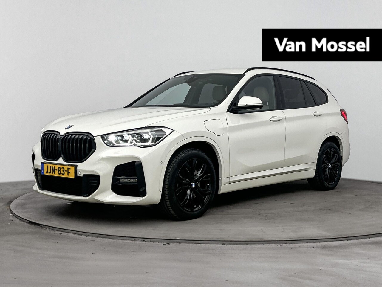 BMW X1 - xDrive25e eDrive Edition 221PK | Automaat | Head-Up Display | Adaptieve Cruise Control | N - AutoWereld.nl