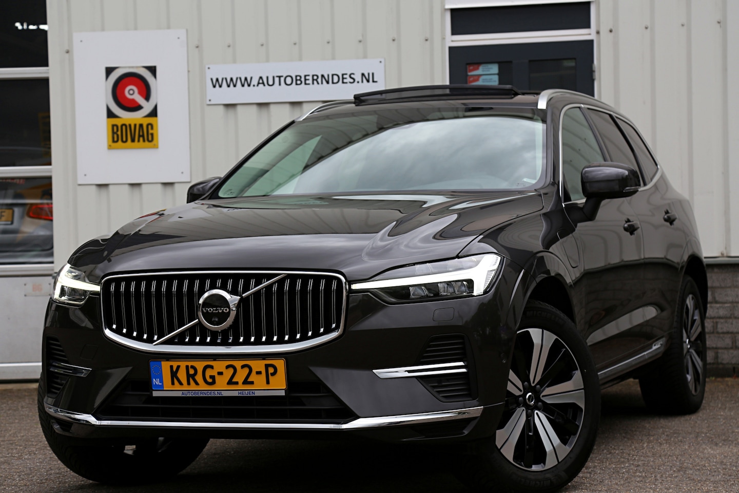 Volvo XC60 - 2.0 T6 Plug-in hybrid AWD Longe Range*Perfect Volvo Onderh.*Pano/Elek. Trekhaak/Leder/Stoe - AutoWereld.nl