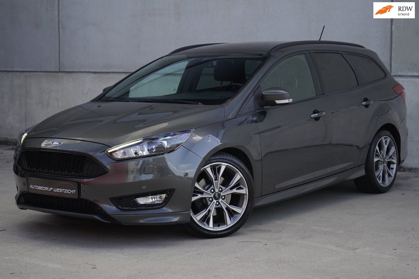 Ford Focus Wagon - 1.5 ST-Line 182pk Automaat, Navigatie, Sync - AutoWereld.nl