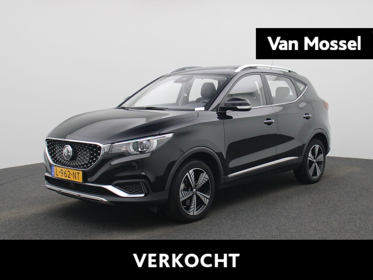 MG ZS - Luxury 45 kWh | lichtmetalen velgen | panoramadak | naivgatie | stoel verwarming | camera - AutoWereld.nl