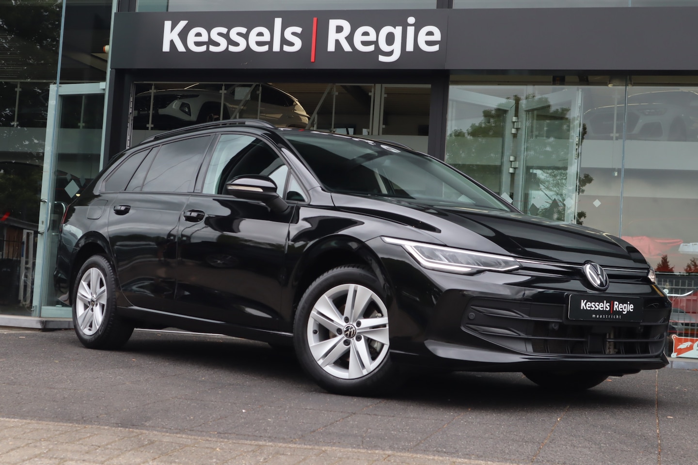 Volkswagen Golf Variant - 1.5 eTSI Life Virtual | Led | ACC | Carplay | 16" - AutoWereld.nl