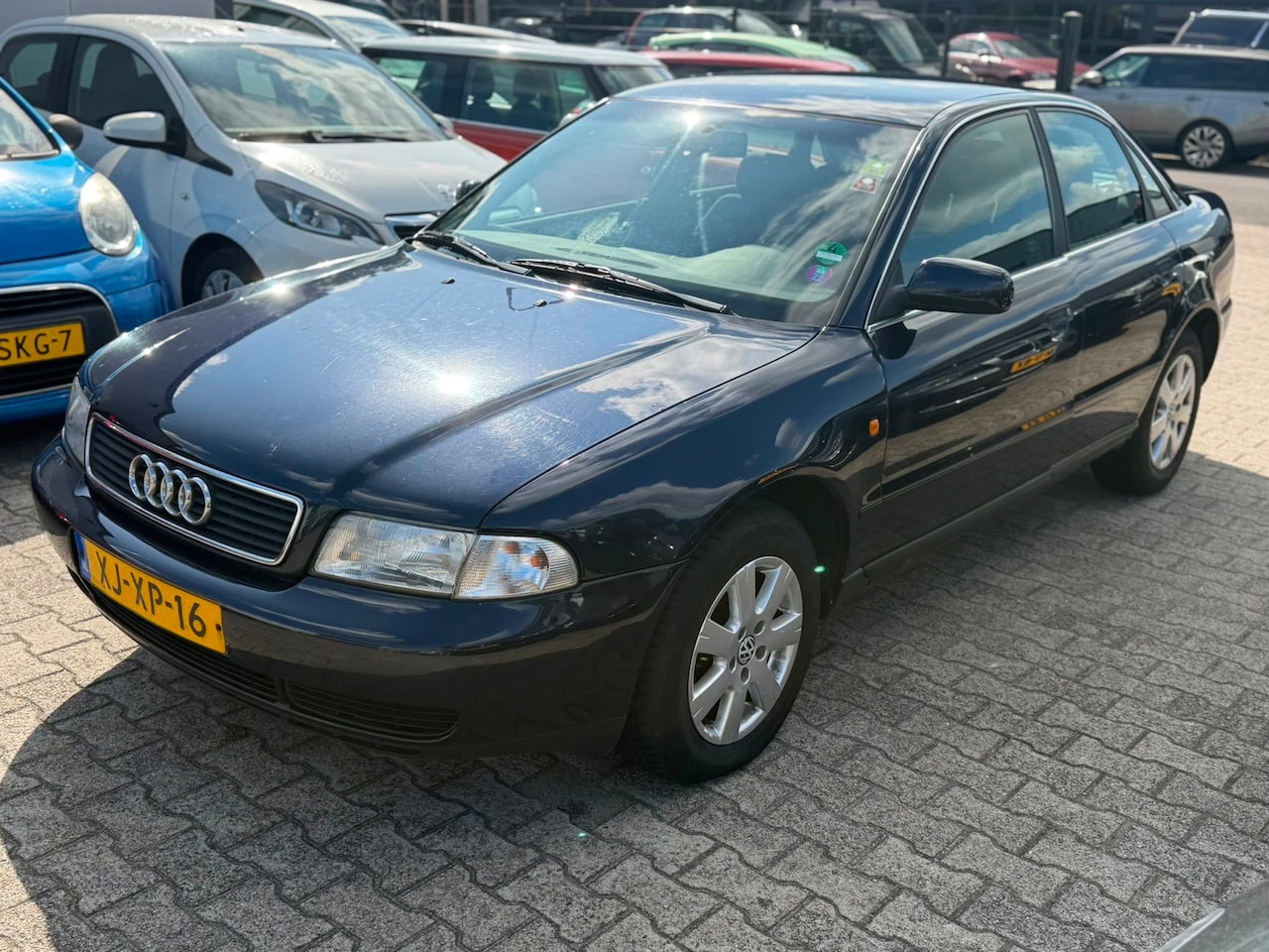 Audi A4 Limousine - 1.6 Advance Airco Climate 180.000 KM APK 2027 - AutoWereld.nl