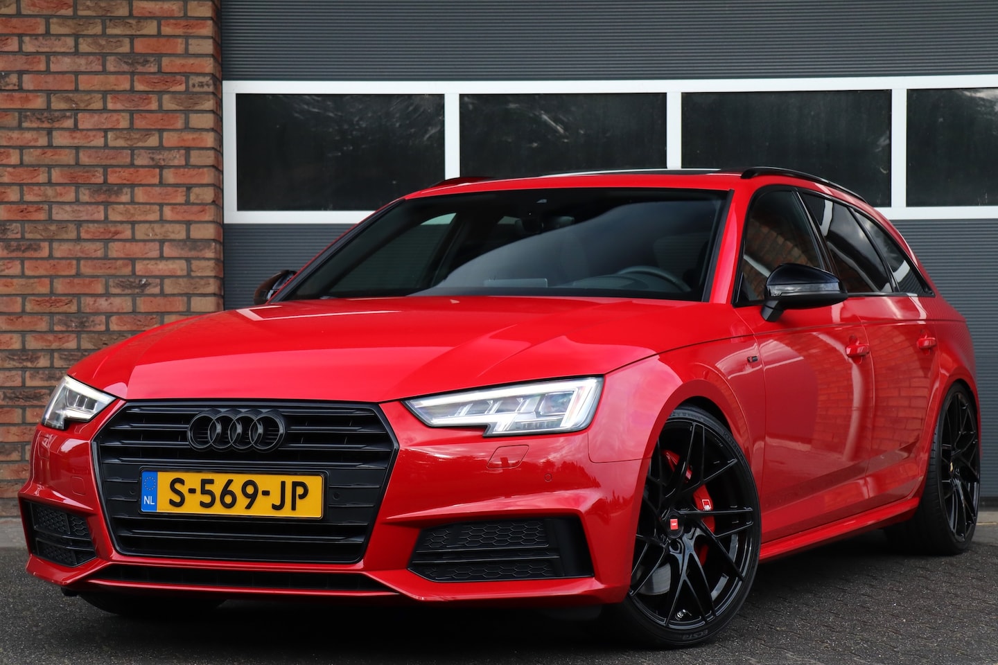Audi A4 Avant - 1.4 TFSI Sport S line Edition 1.4 TFSI Sport S line edition, Pano, RS stoelen - AutoWereld.nl
