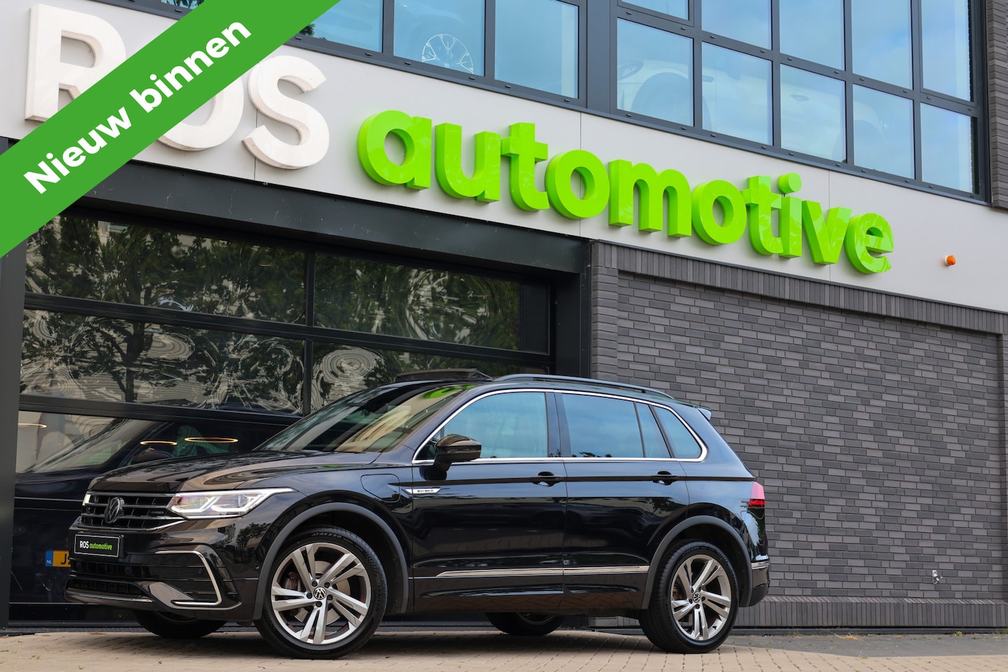 Volkswagen Tiguan - 1.4 TSI eHybrid R-Line Business | BTW | PANORAMADAK | IQ-LIGHT | KEYLESS | ACC | ELEK KOFF - AutoWereld.nl