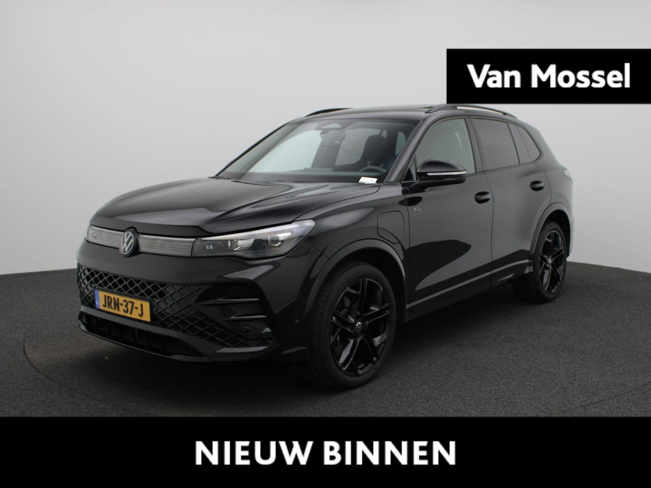 Volkswagen Tiguan - 1.5 eHybrid R-Line Edition 204 PK| Origineel Nederlands | 1e Eigenaar | Panoramadak | Navi - AutoWereld.nl