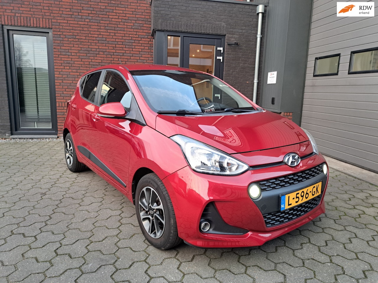 Hyundai i10 - 1.0i i-Motion Comfort Automaat - AutoWereld.nl