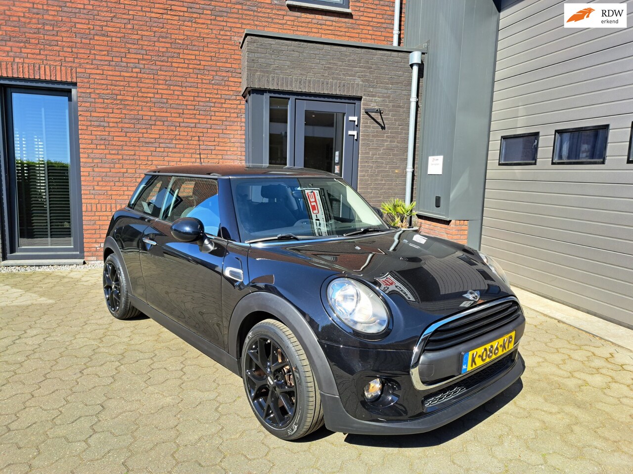 MINI One - 1.2 First *Airco*Lichtmetalen Velgen - AutoWereld.nl