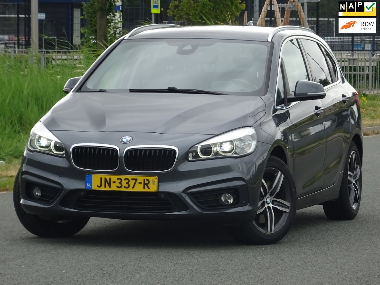 BMW 2-serie Active Tourer - 225xe High Executive NAP/NAVI/LEER - AutoWereld.nl