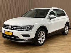 Volkswagen Tiguan - 1.5 TSI ACT Highline Business R|Automaat|Opendak|Navigatie|