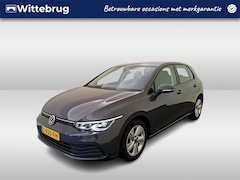 Volkswagen Golf - 1.5 TSI Life Business / Navigatie / Parkeersensoren / Trekhaak afn. / LED verlichting / Cl