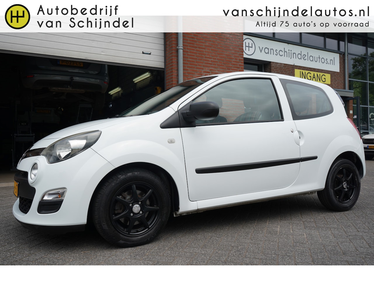 Renault Twingo - 1.2 16V PARISIENNE AIRCO BLUETOOTH LMV MISTLAMPEN ELECTR.RAMEN RADIO CD MP3 - AutoWereld.nl