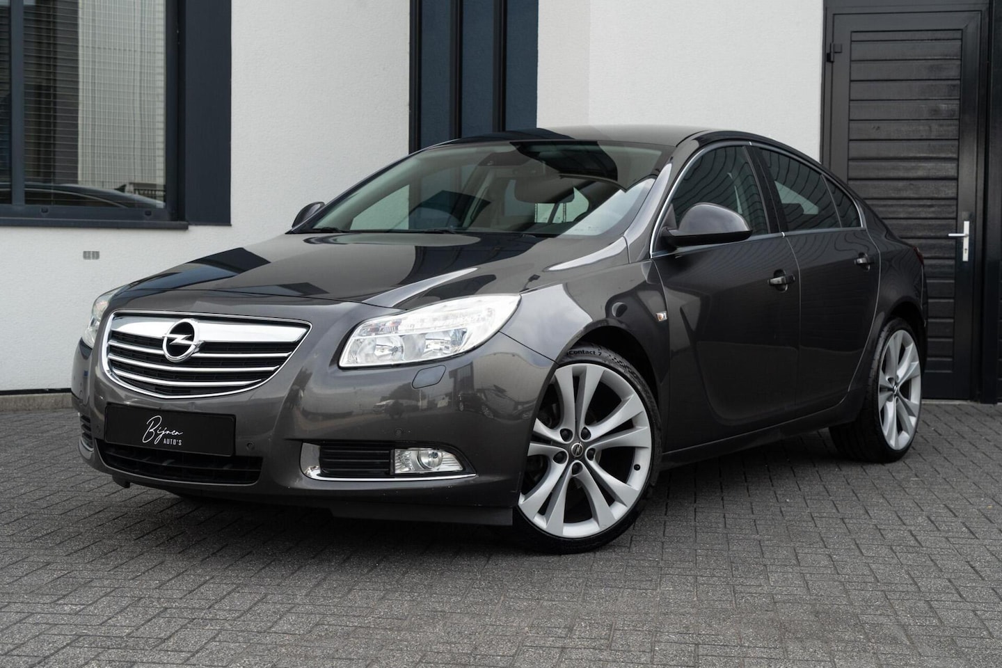 Opel Insignia - 1.8 140PK Cosmo 20 Inch / CLIMA / PDC - AutoWereld.nl
